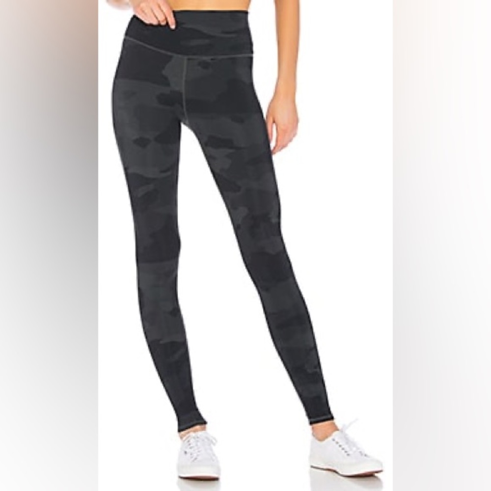 Camo Alo Yoga Leggings (size L)
